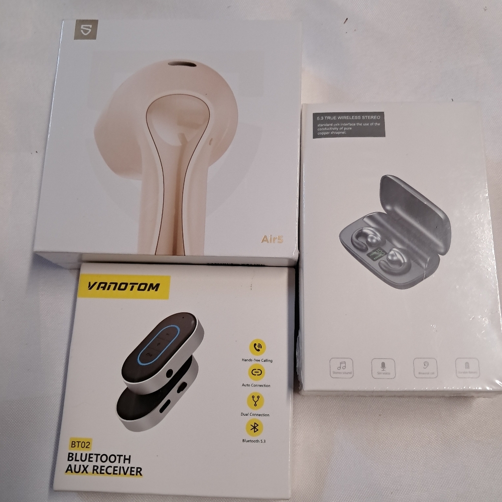 NWT Vanotom Bluetooth AUX Receiver and  2 Sets Of Wireless Earbuds